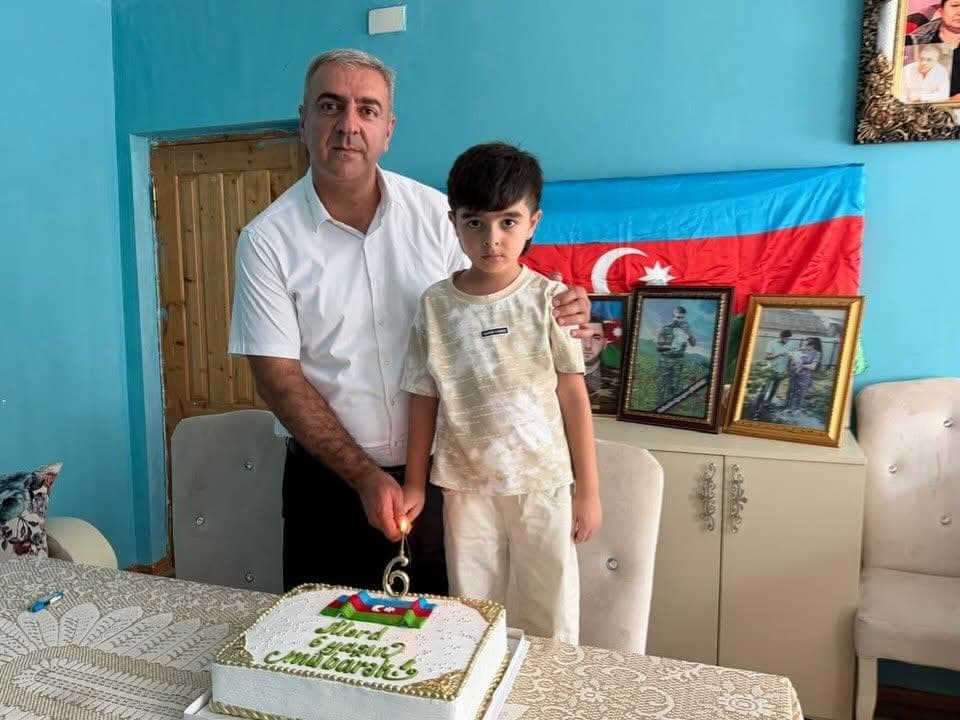 Семью шехида Талеха Ширинова навестили в день рождения его сына